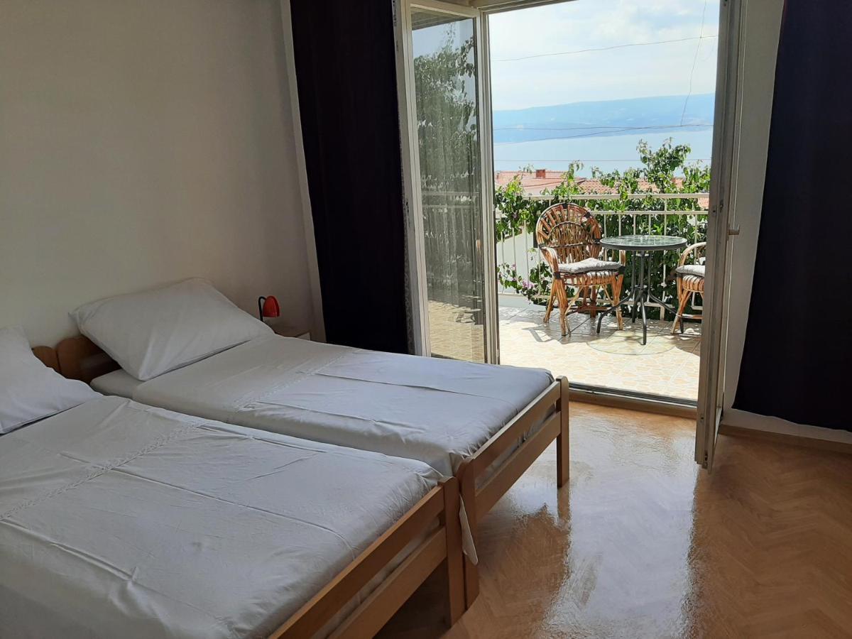 Apartments Tina Omiš Exteriör bild