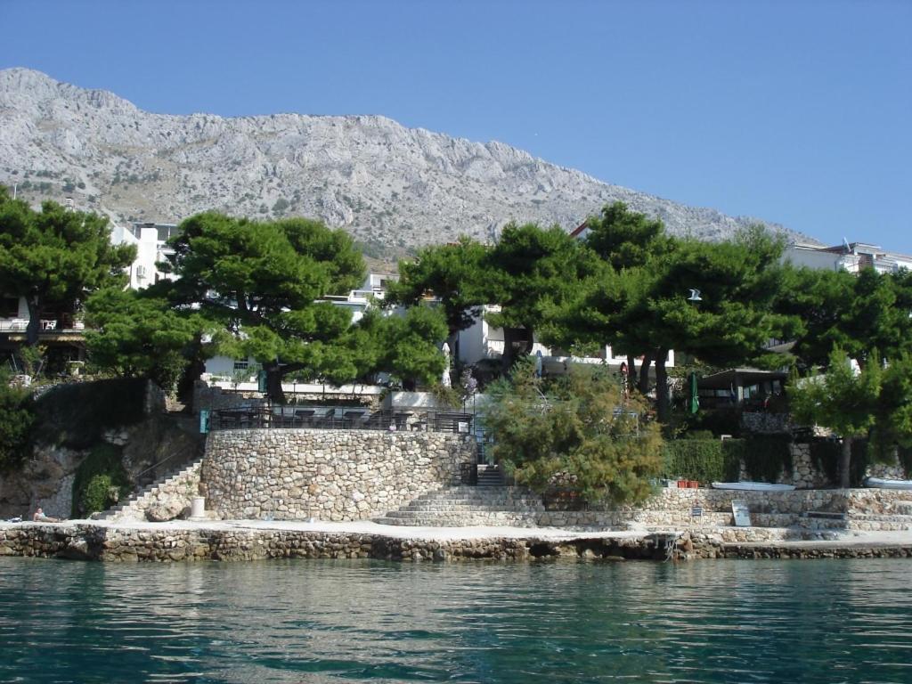 Apartments Tina Omiš Exteriör bild
